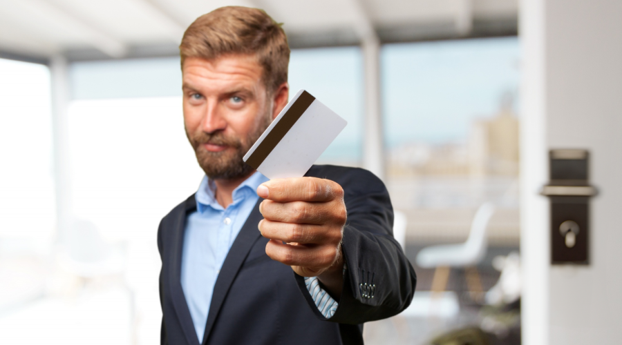 Plötzlich ausgesperrt So öffnen Sie die Tür mit einer Karte